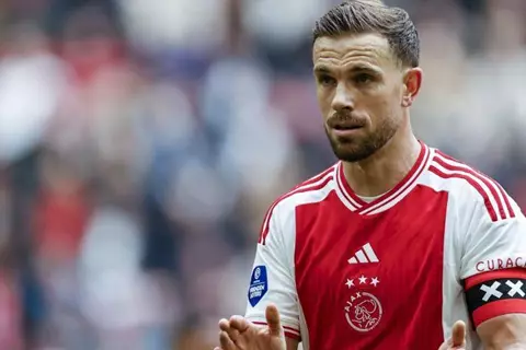 بناء على طلب اللاعب.. أياكس يفسخ عقد هندرسون